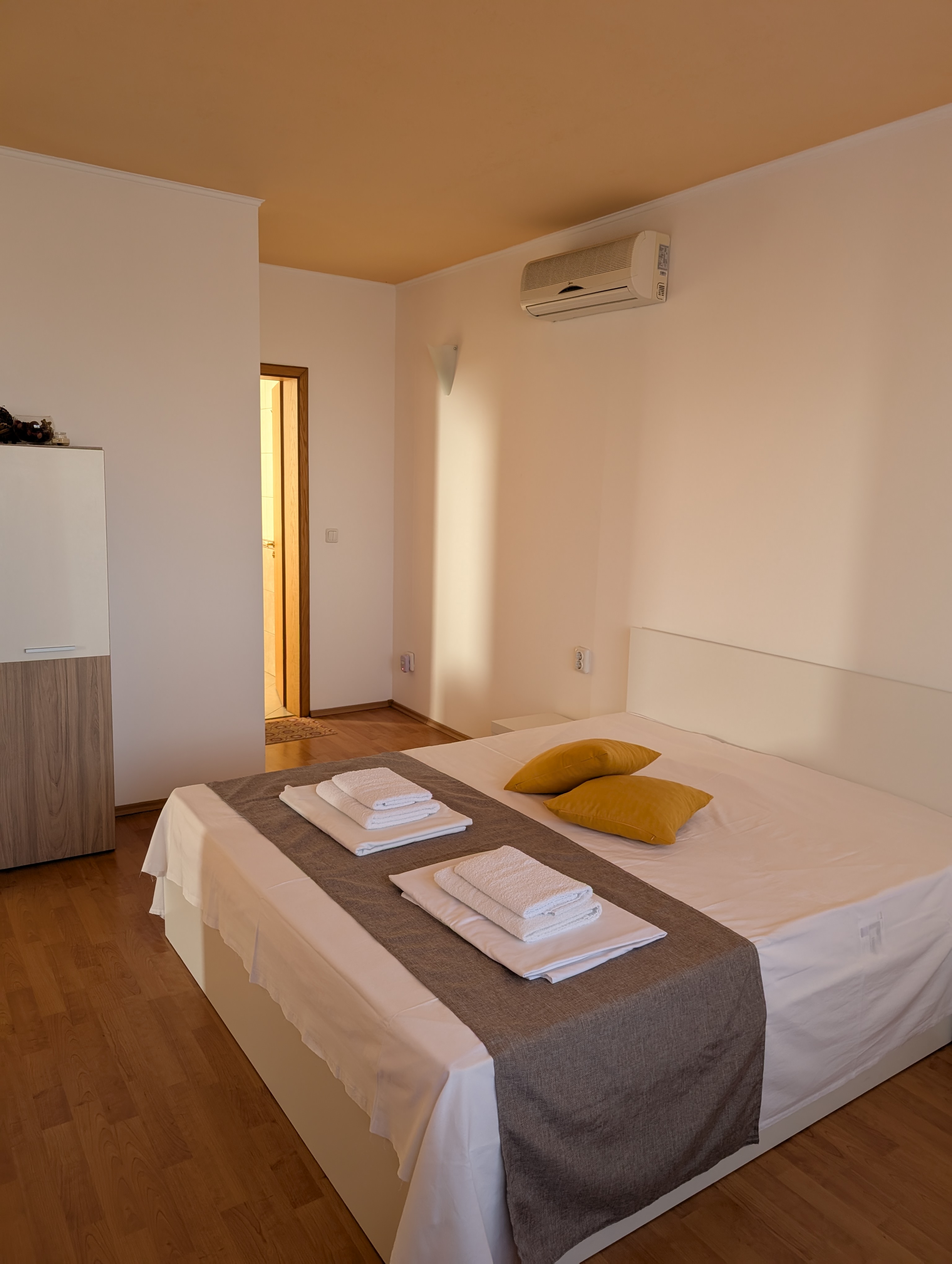 Bedroom to ensuite bathroom