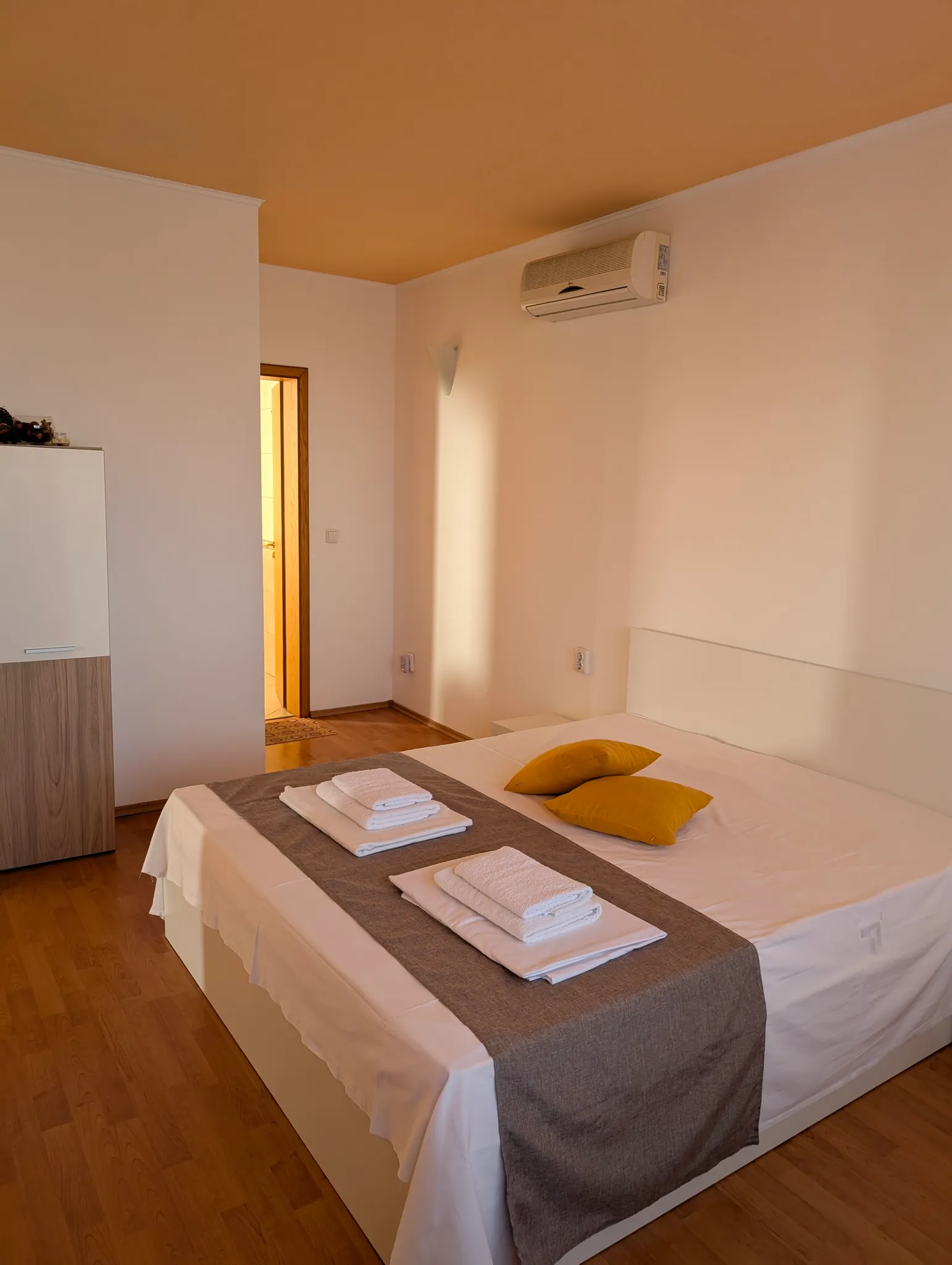 Bedroom to ensuite bathroom