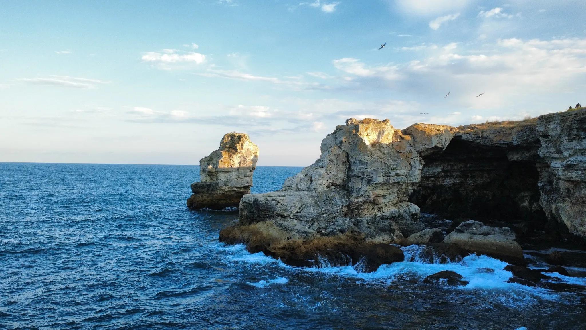 Tyulenovo Arch